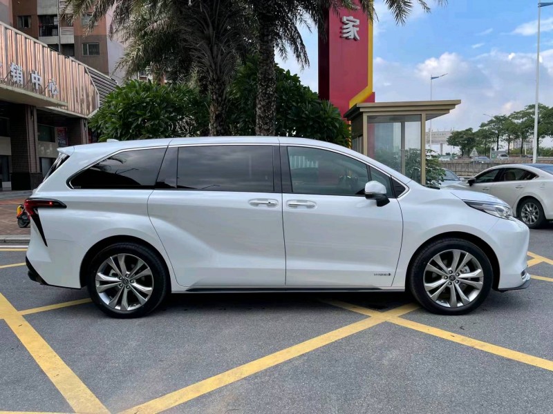 佛山23年丰田塞纳3