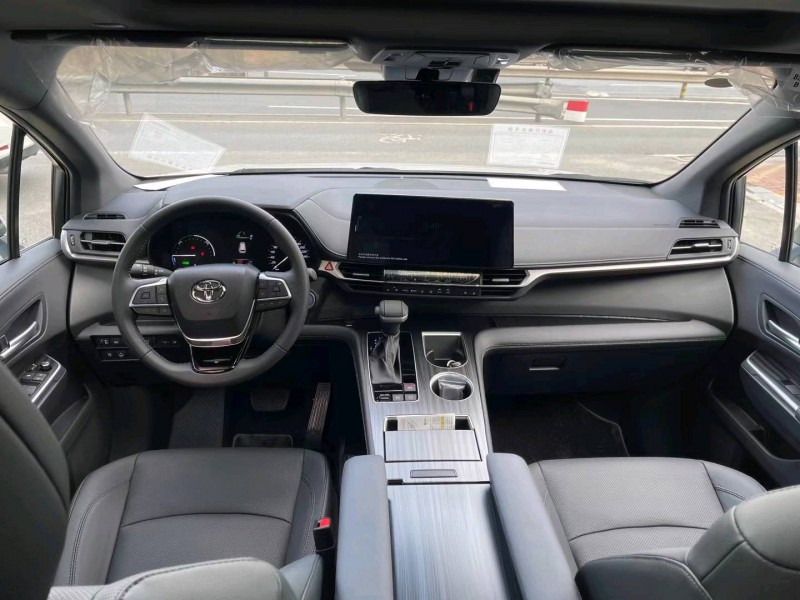 佛山23年丰田塞纳7