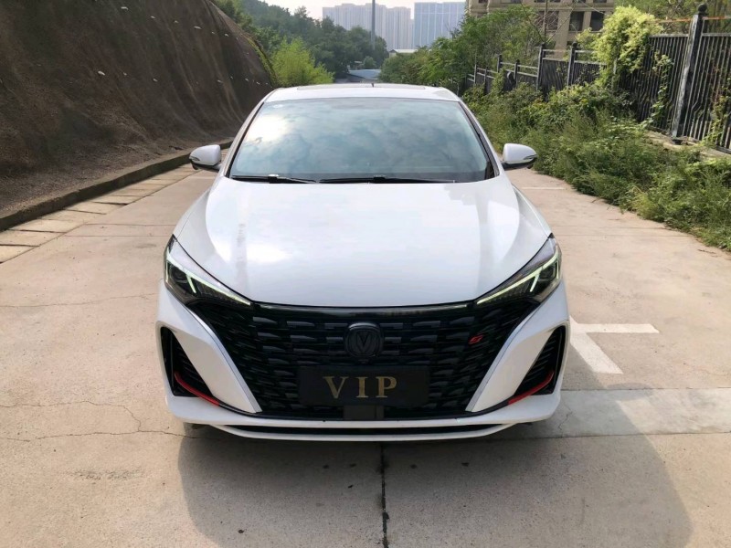 青岛23年长安汽车逸动1