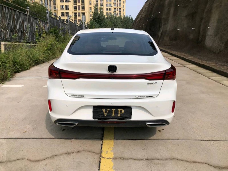 青岛23年长安汽车逸动9