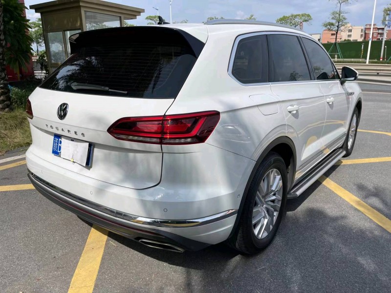 佛山19年大众途锐4