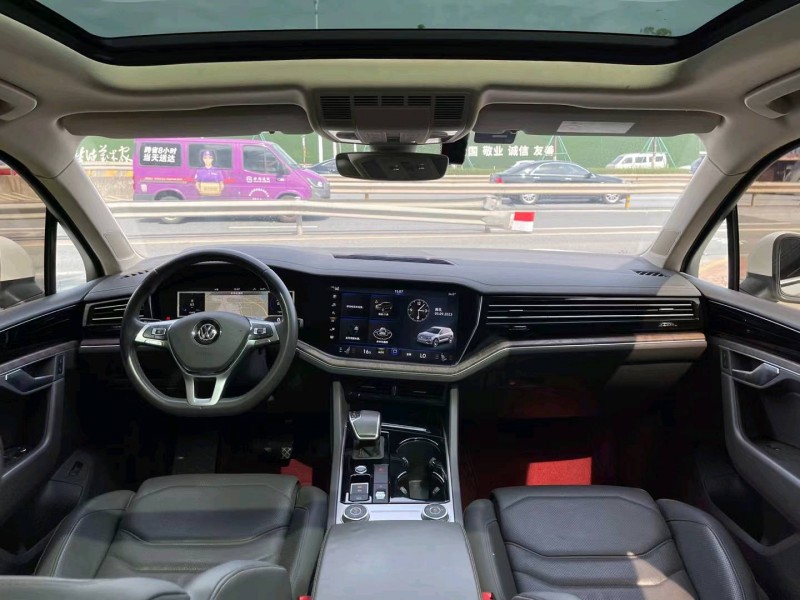 佛山19年大众途锐7