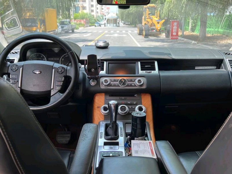 青岛13年路虎揽胜运动4