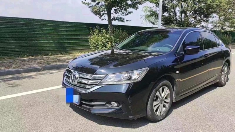 常州15年本田雅阁3