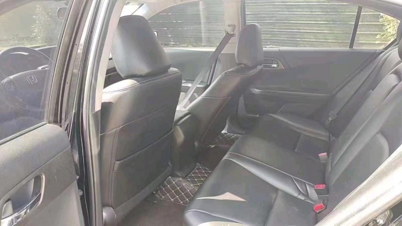 常州15年本田雅阁5