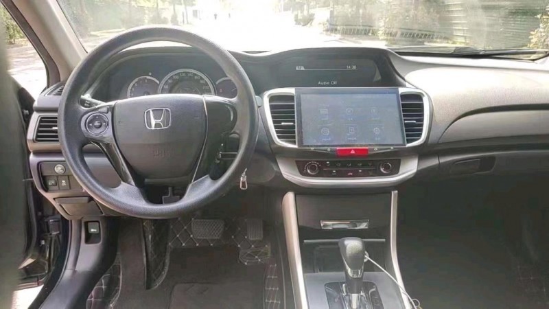 常州15年本田雅阁8