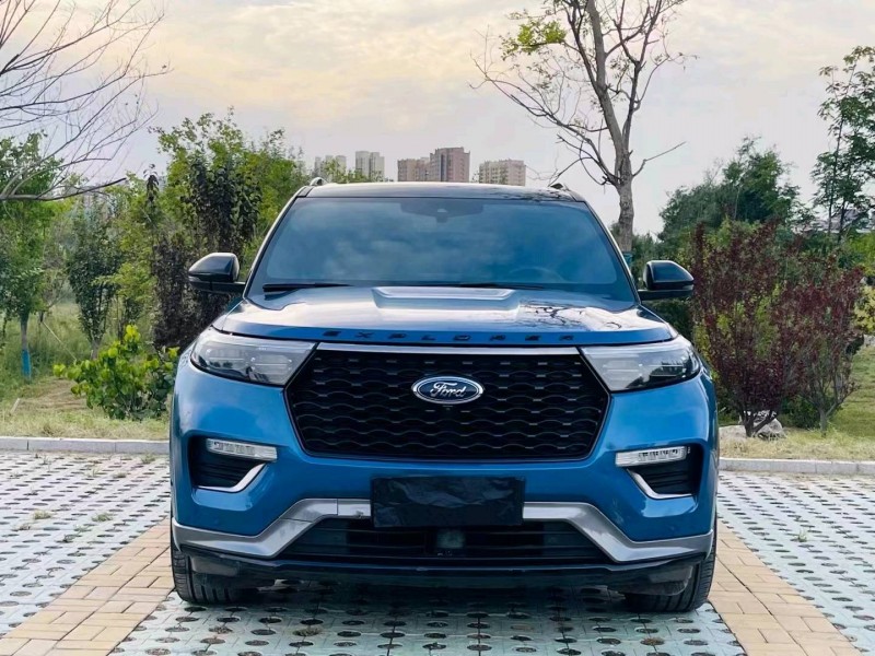 东营21年福特探险者1