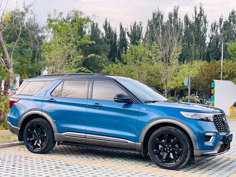 东营21年福特探险者2