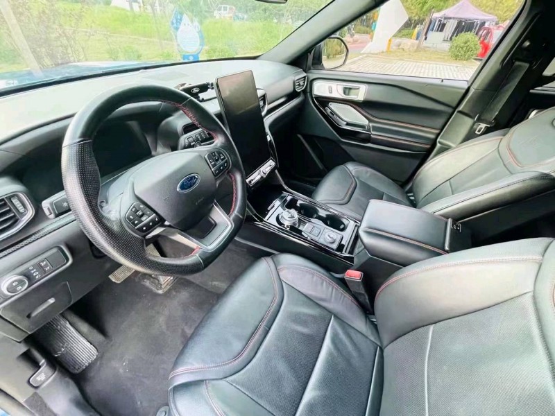 东营21年福特探险者8