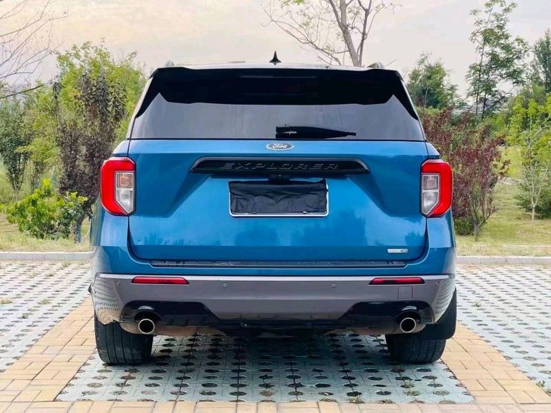 东营21年福特探险者9