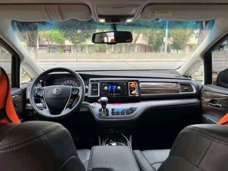 汕头17年本田艾力绅8