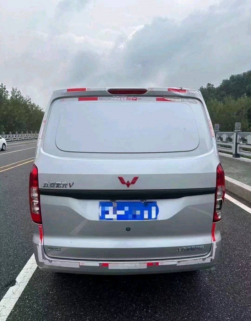 棗莊21年五菱汽車宏光5