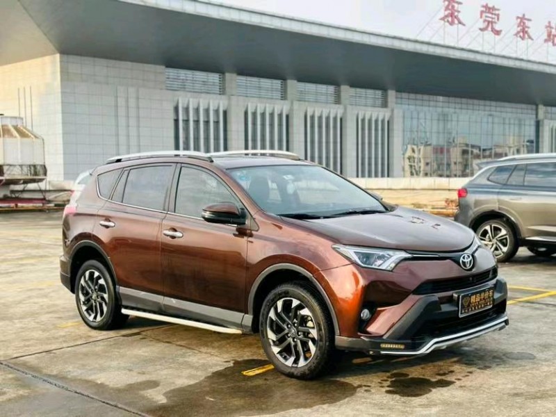 东莞17年丰田RAV42