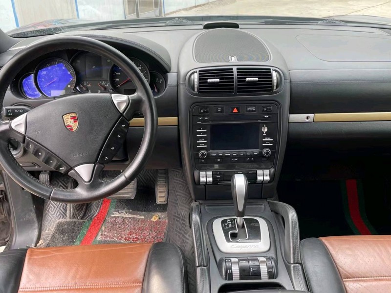 济宁10年保时捷卡宴4