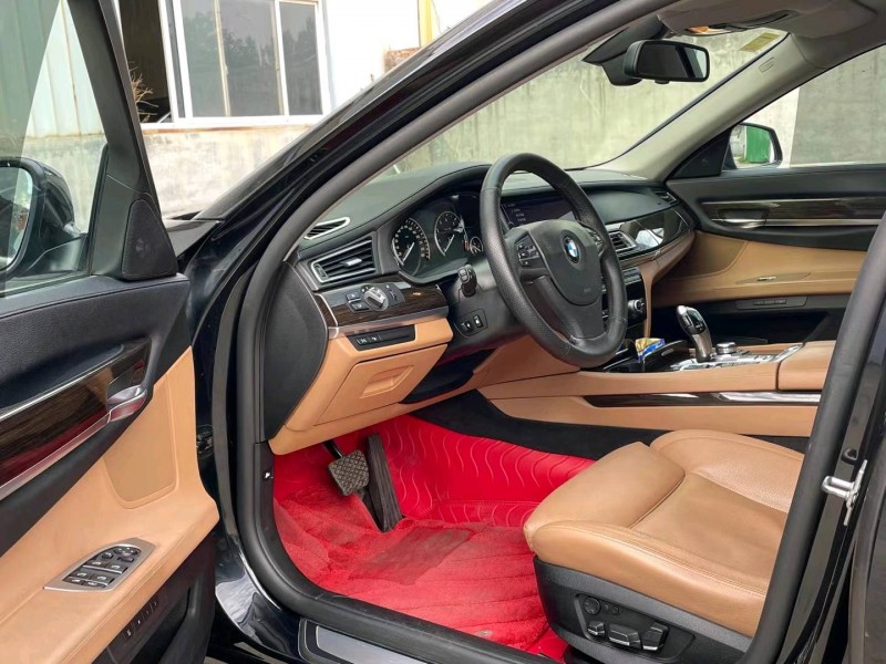 济宁12年宝马7系5