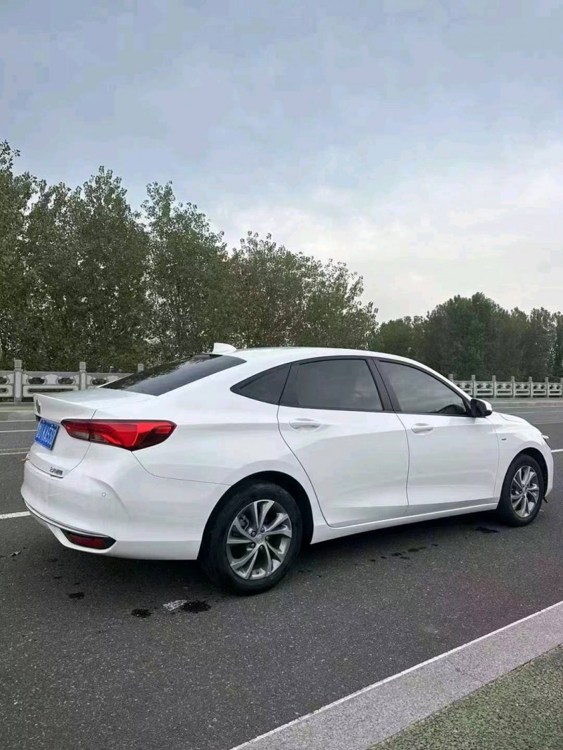 东营23年别克威朗5