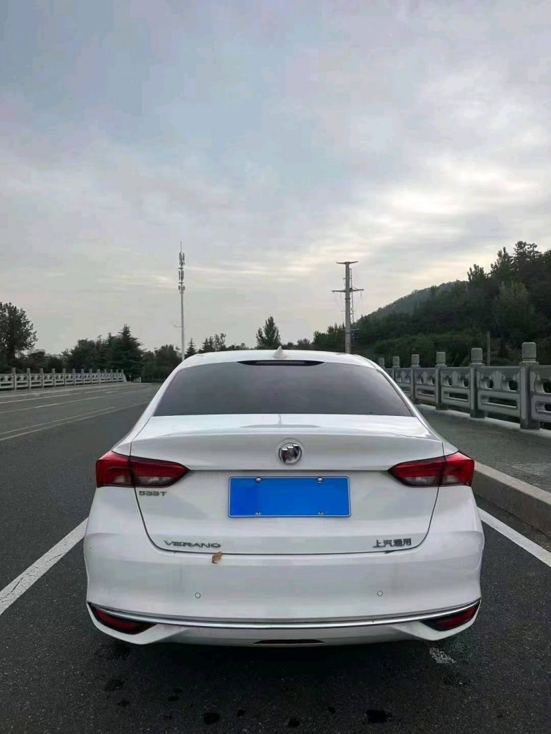 东营23年别克威朗6