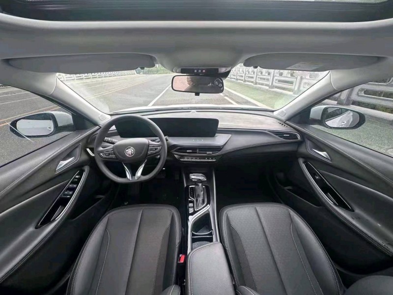 东营23年别克威朗9