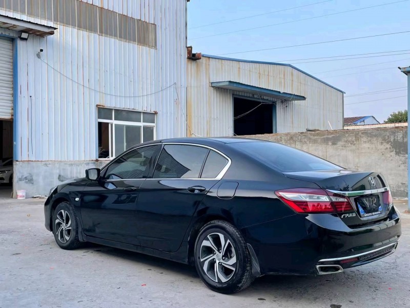 济宁18年本田雅阁7