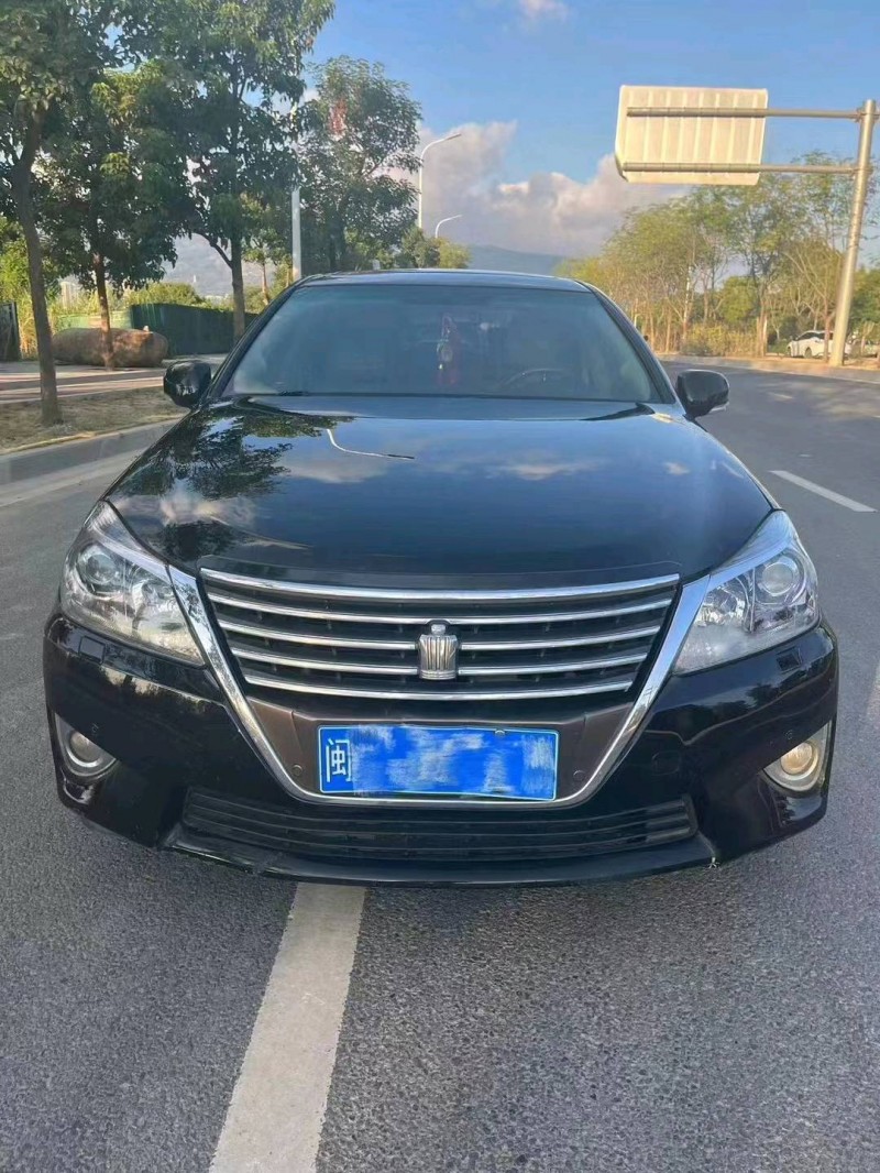 邯郸13年丰田皇冠1