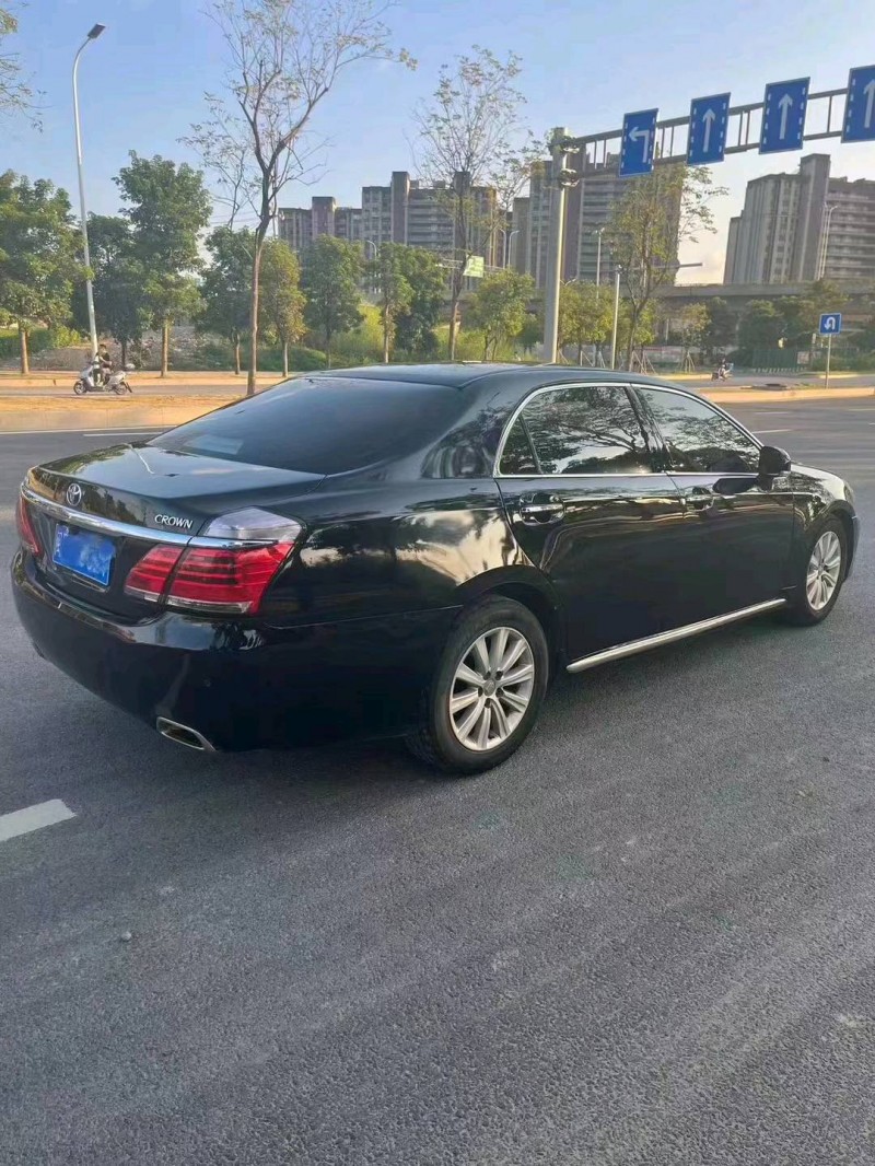 邯郸13年丰田皇冠4