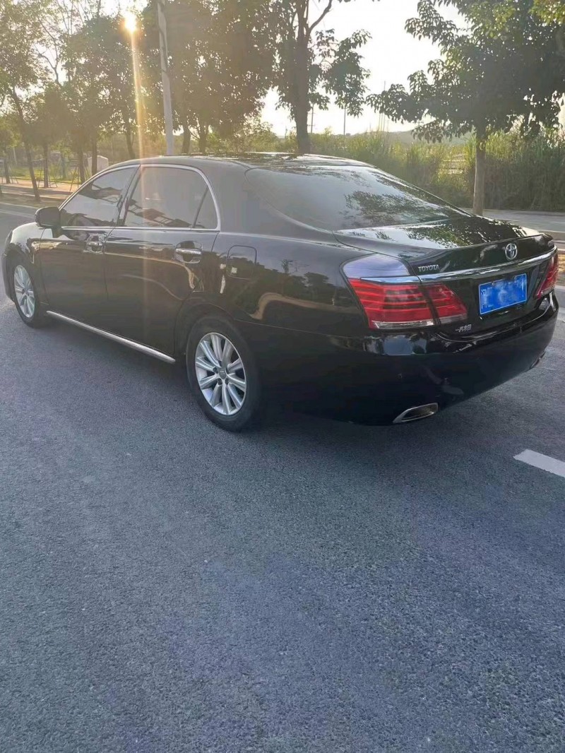 邯郸13年丰田皇冠6