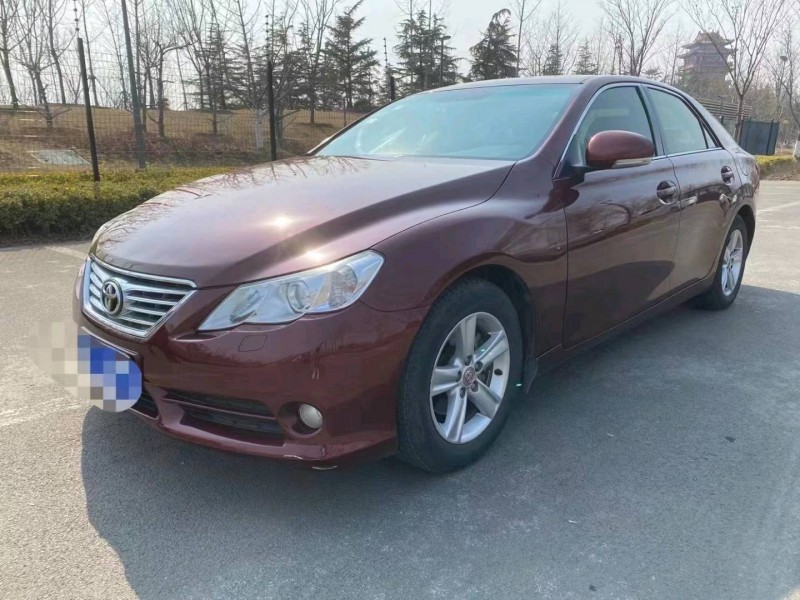 济宁12年丰田锐志3