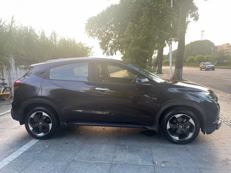 东莞16年本田缤智8