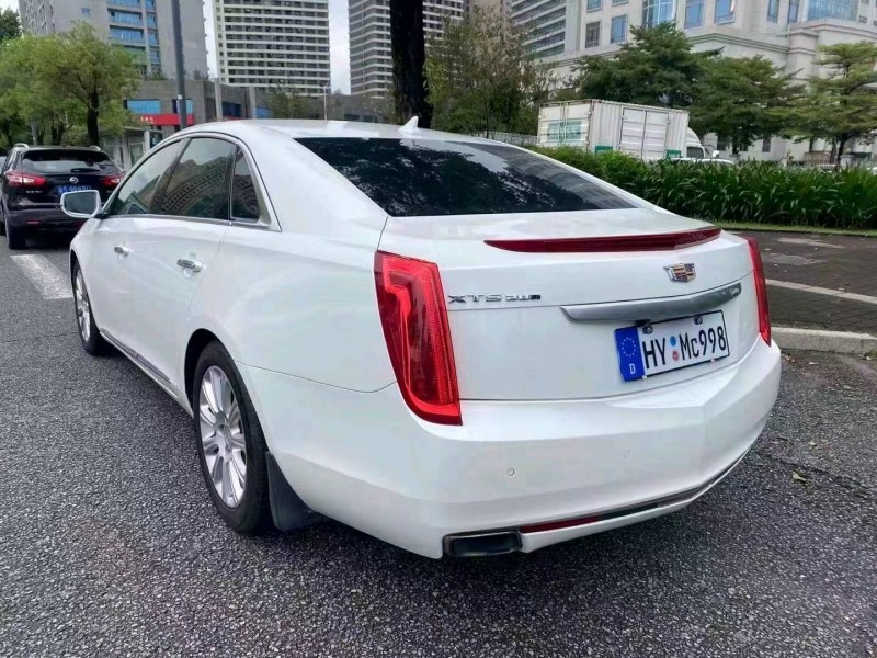 珠海15年凯迪拉克XTS2