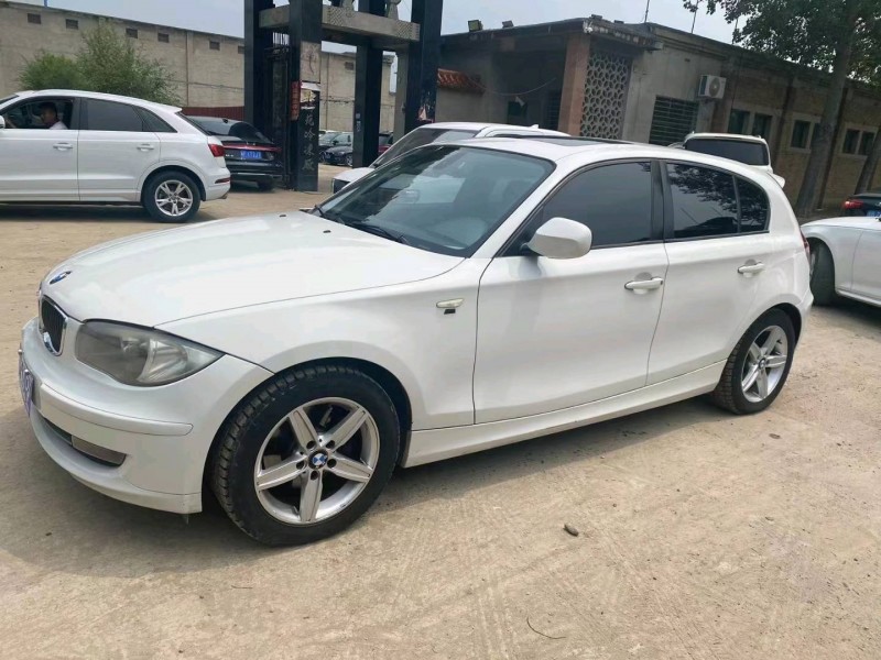 保定11年宝马1系3