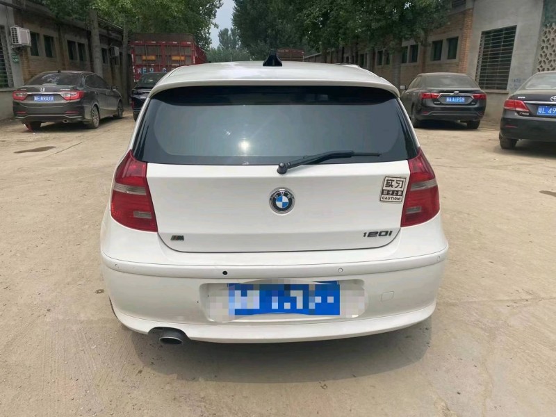 保定11年宝马1系9