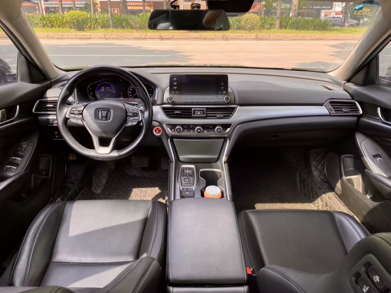 东莞20年本田雅阁7