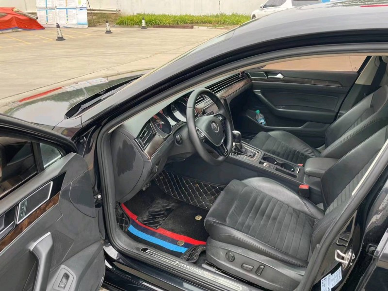 保定17年大众迈腾4