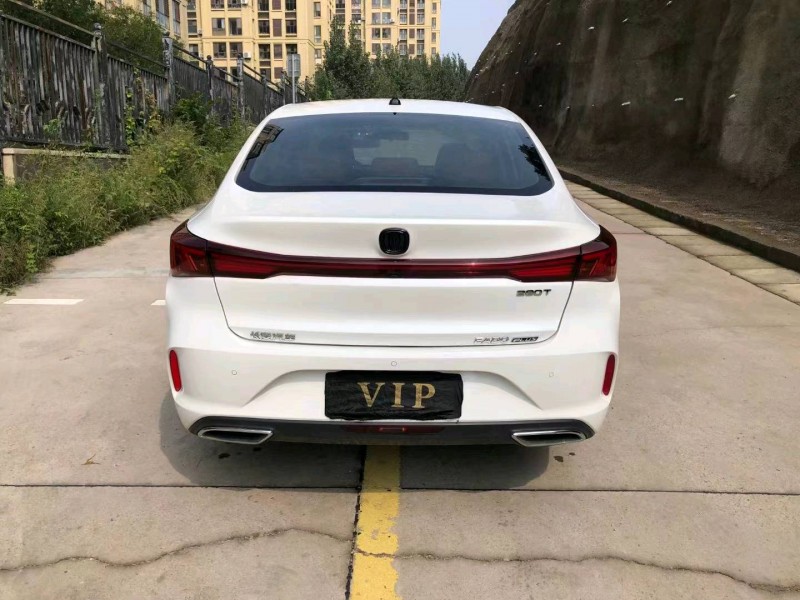 东营23年长安汽车逸动9