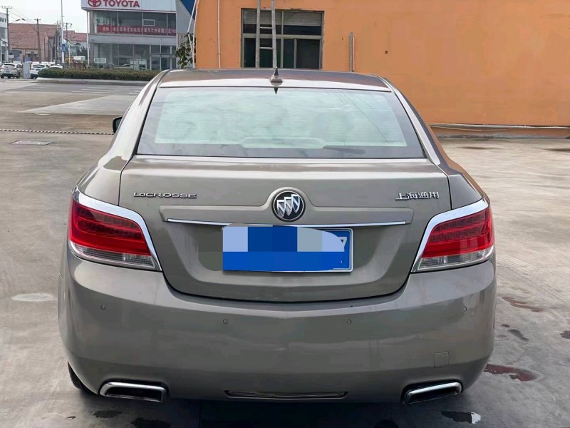 枣庄12年别克君越6