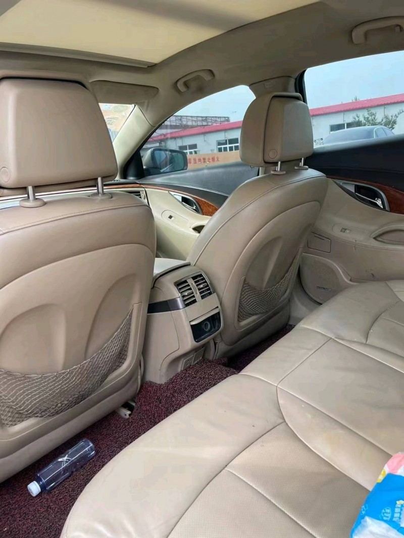 枣庄12年别克君越8