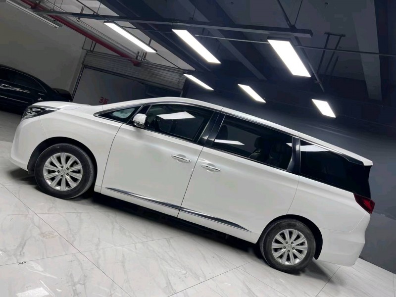 成都18年传祺M83