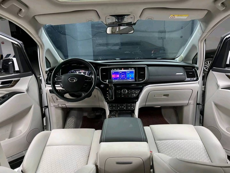 成都18年传祺M85