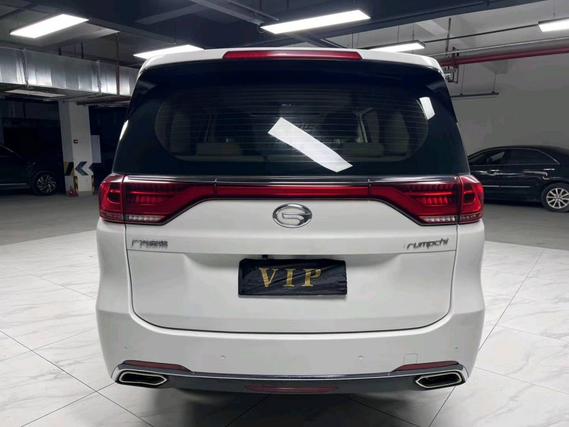 成都18年传祺M89