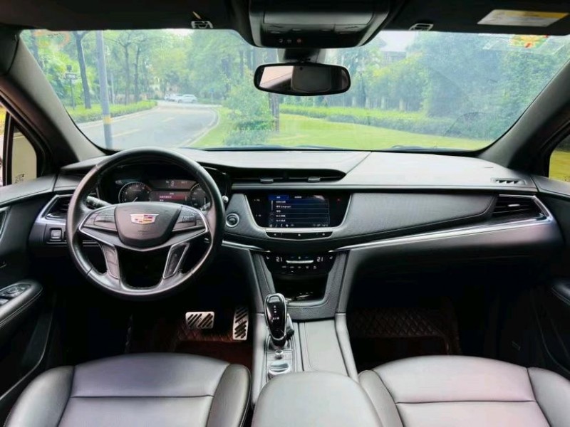东莞20年凯迪拉克XT58