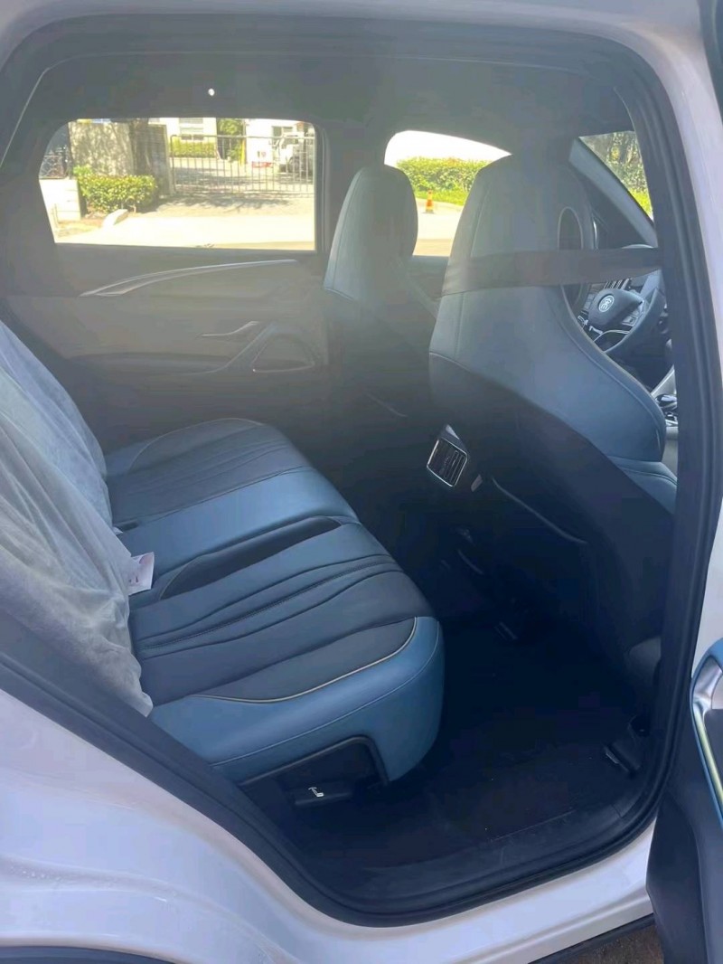 东营23年比亚迪宋9