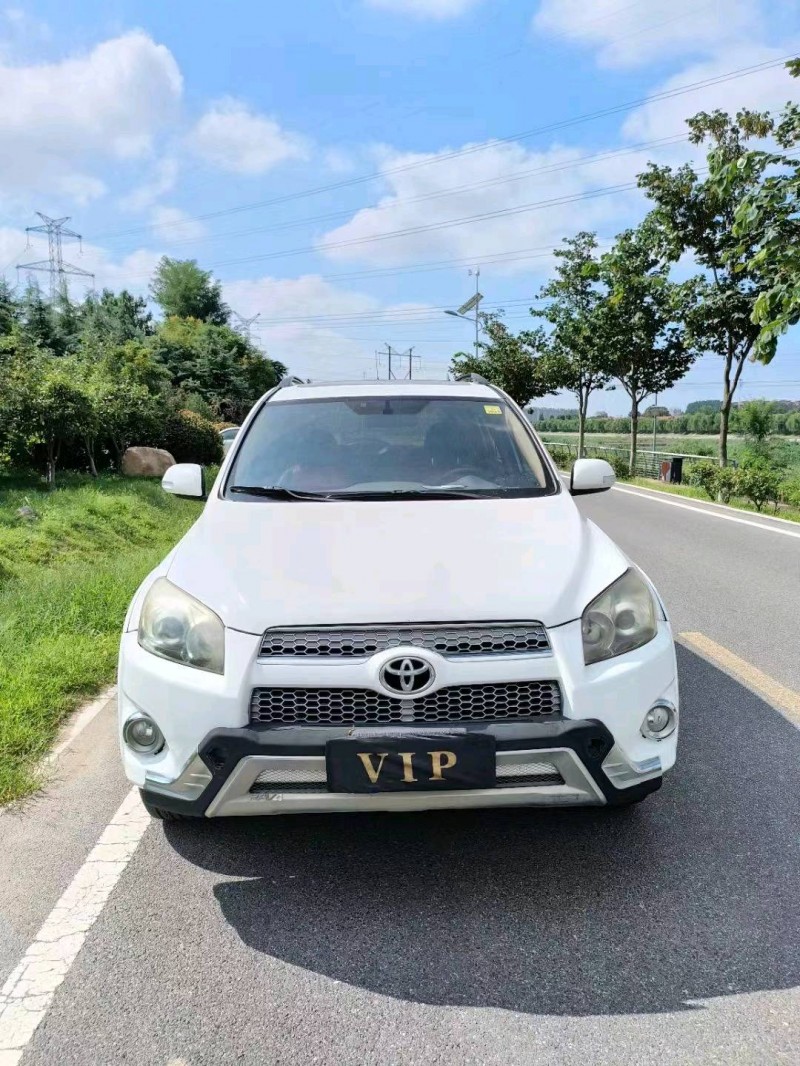 东营13年丰田RAV4荣放1