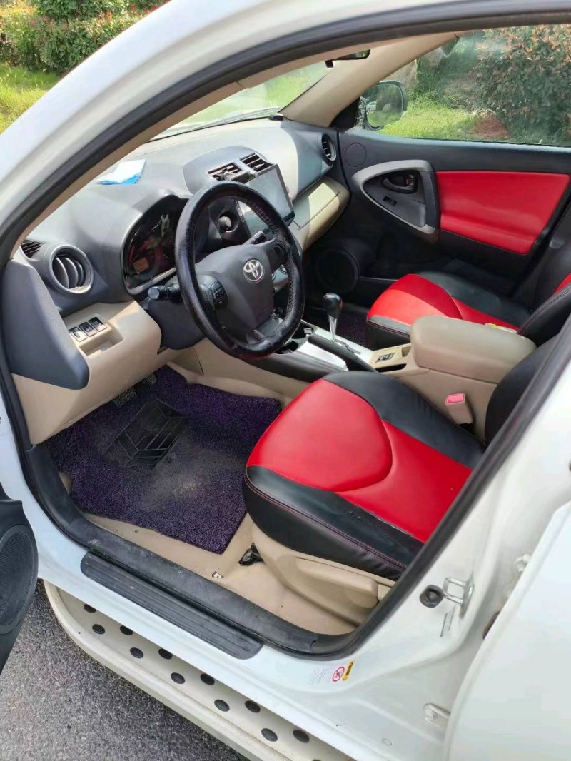 东营13年丰田RAV4荣放3