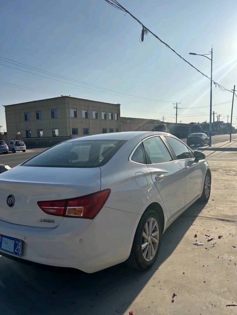 枣庄16年别克威朗6