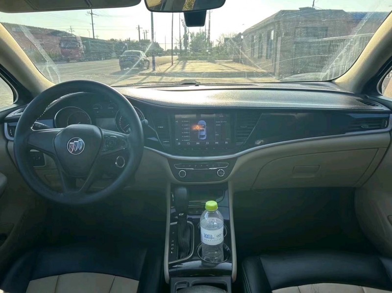 枣庄16年别克威朗9