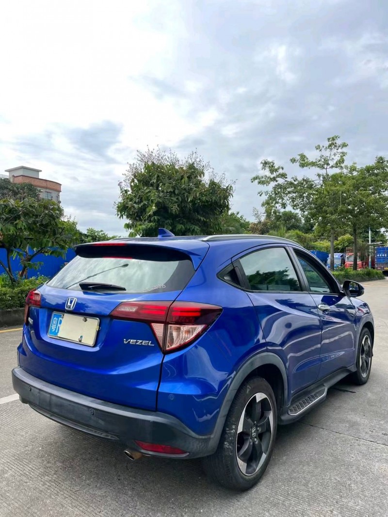 汕头16年本田缤智8