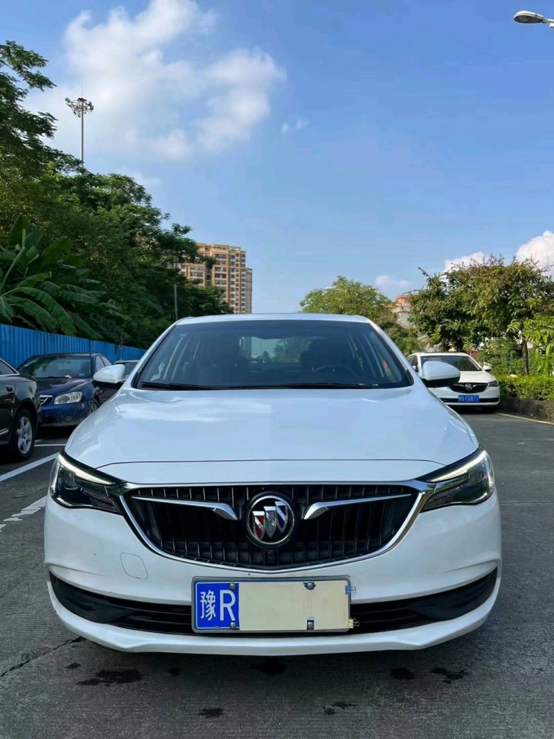 汕头18年别克英朗1