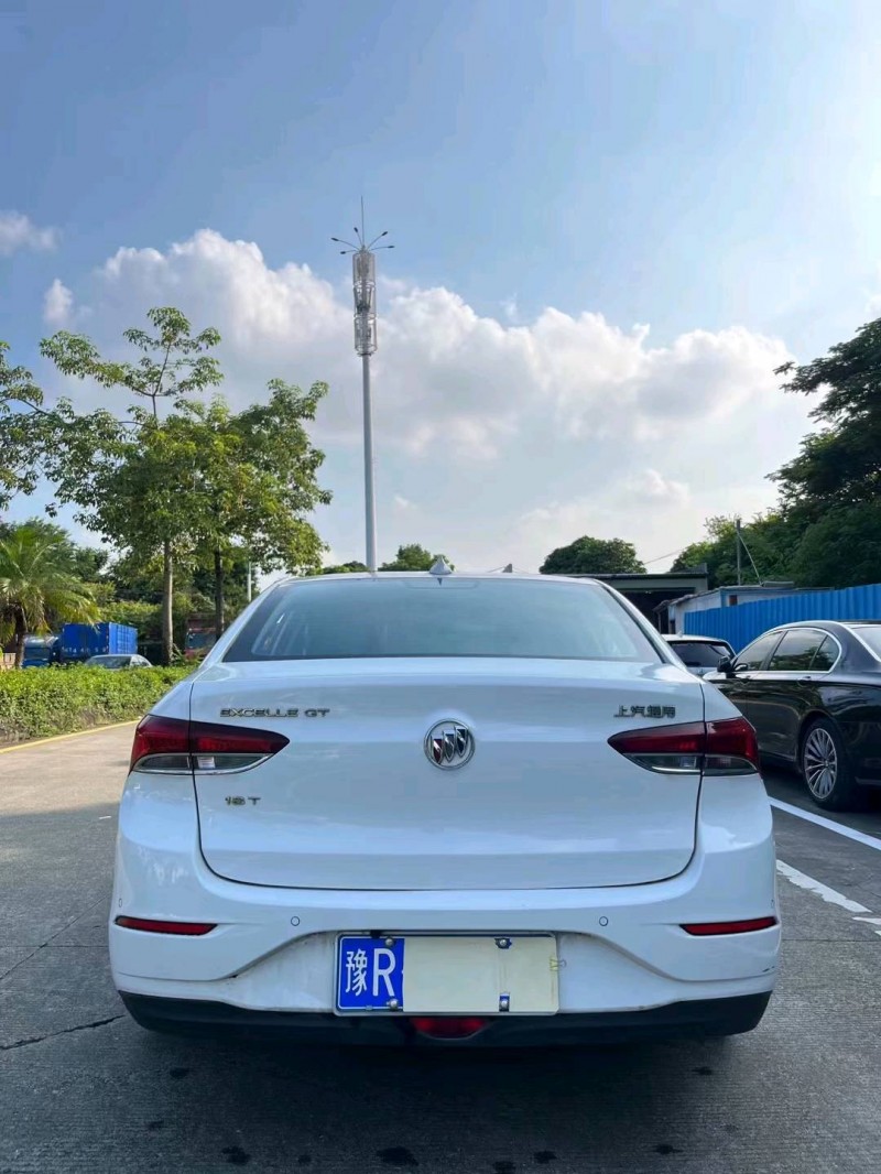 汕头18年别克英朗8