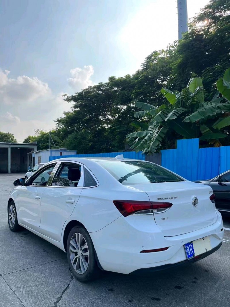 汕头18年别克英朗10