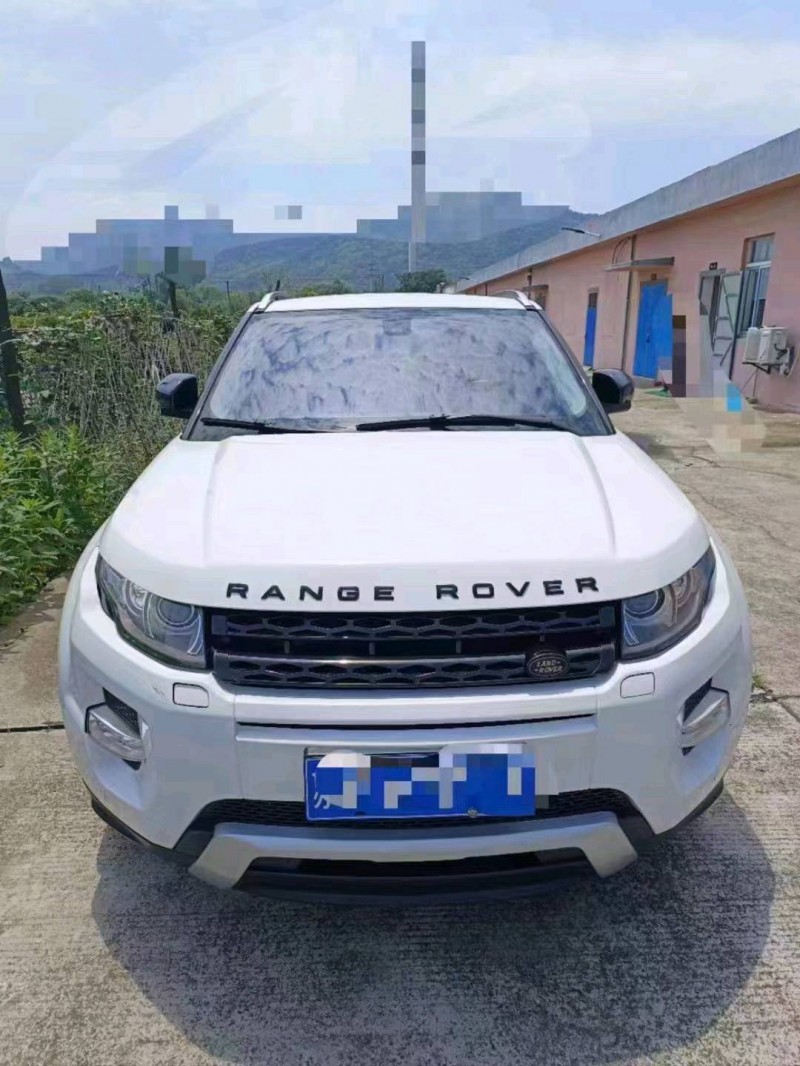 东营13年路虎极光1